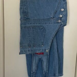 Gloria Vanderbilt 3/4 bib overall